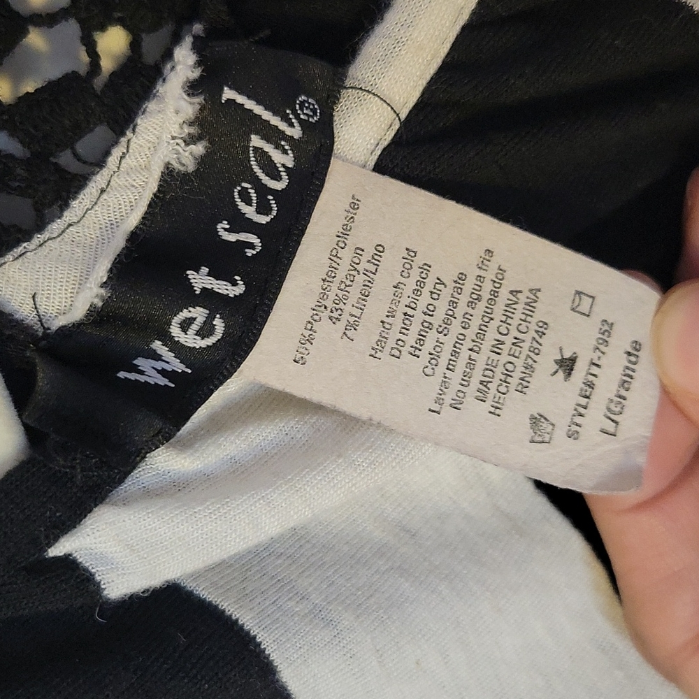 Wet seal lace back batwing striped shirt - Picture 4 of 4